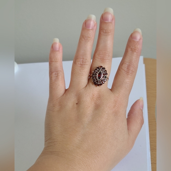 Vintage Boho Sterling Silver Red Garnet Marquis Flower Crystal Cluster Ring - Picture 10 of 13